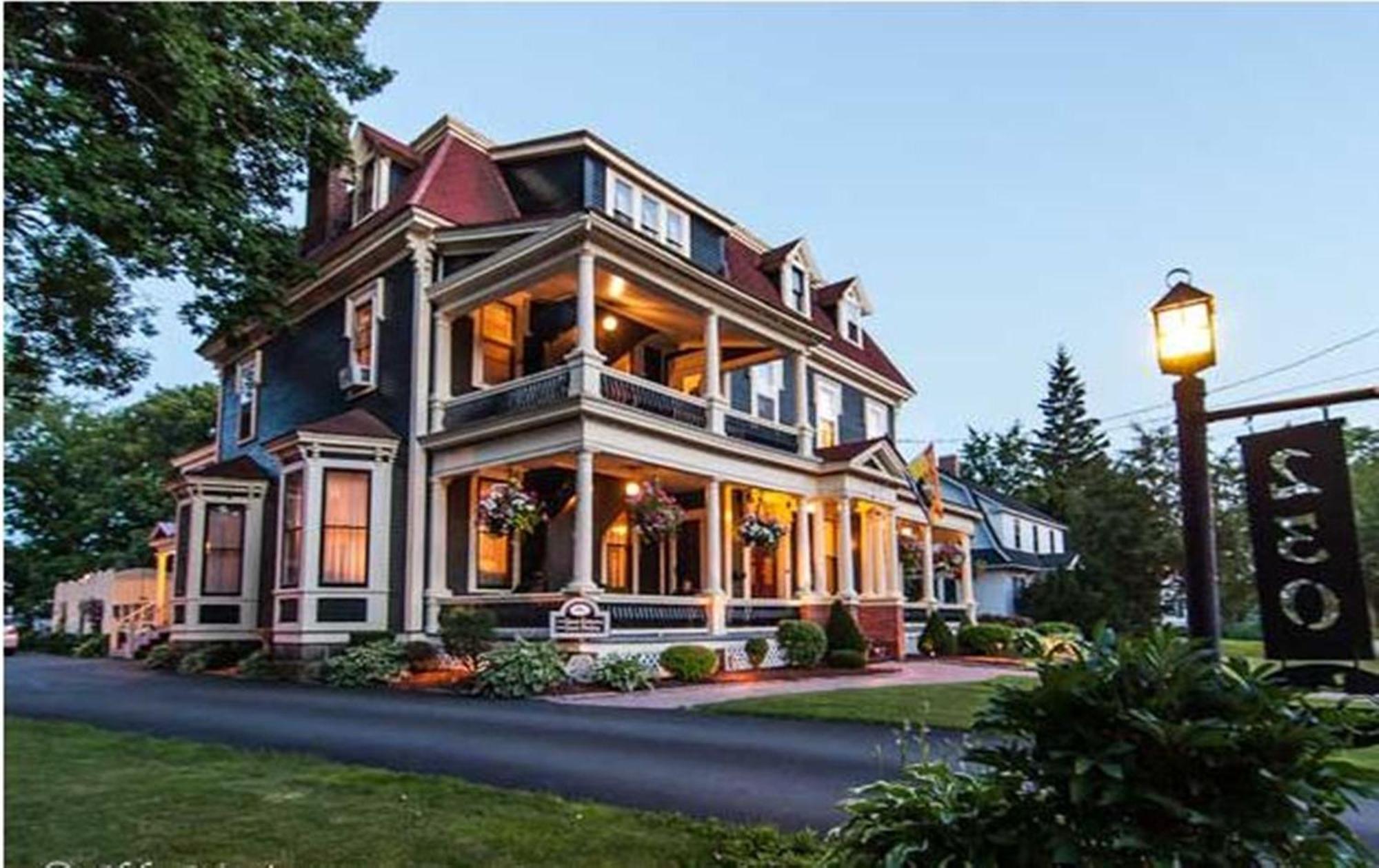 Carriage House Inn Fredericton Eksteriør bilde