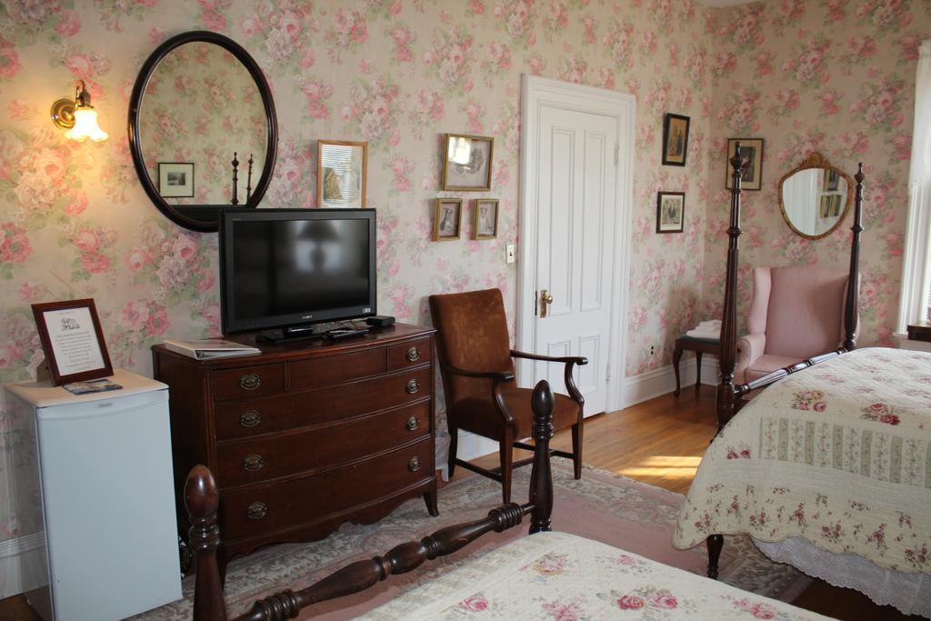 Carriage House Inn Fredericton Eksteriør bilde
